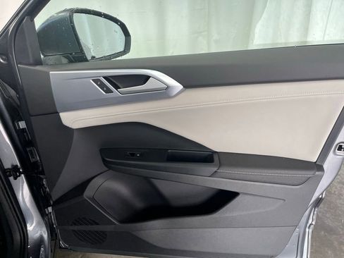 New 2025 Volkswagen Taos SE image 11