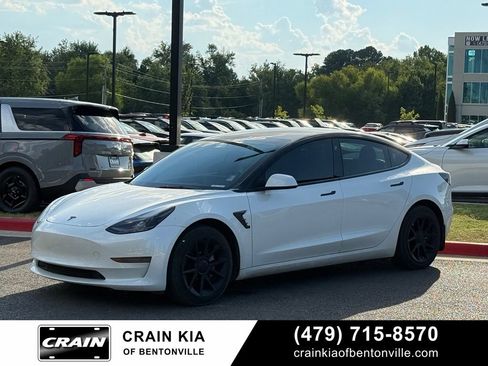 Used 2023 Tesla Model 3 Standard Range RWD image 3