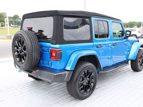Used 2024 Jeep Wrangler Unlimited Sahara w/ Safety Group AWD/4WD image 5