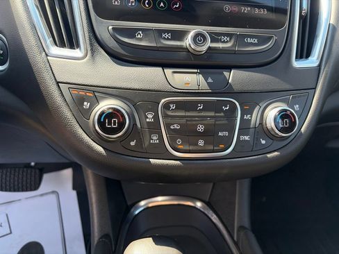 Used 2023 Chevrolet Malibu LT FWD image 18