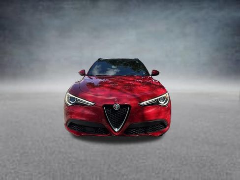 Used 2022 Alfa Romeo Stelvio Ti AWD/4WD image 2