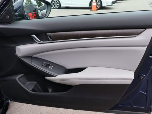 Used 2018 Honda Accord EX-L image 11