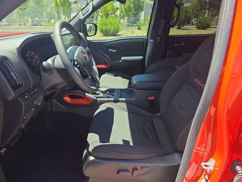 Used 2025 Nissan Frontier PRO-4X w/ Pro Convenience Package AWD/4WD image 12