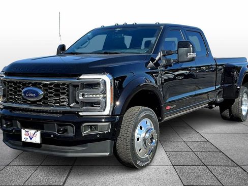 New 2026 Ford F450 Platinum w/ FX4 Off-Road Package image 2