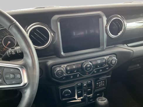 Used 2022 Jeep Wrangler Unlimited Sahara AWD/4WD image 7