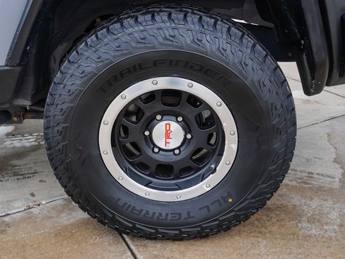 Used 2013 Toyota FJ Cruiser 4WD w/ Trail Teams Special Edition image 14