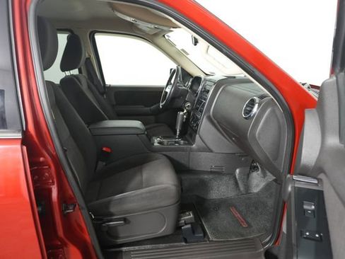 Used 2010 Ford Explorer Sport Trac XLT image 22