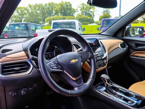 Used 2024 Chevrolet Equinox Premier AWD/4WD image 11
