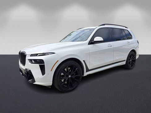 Certified 2024 BMW X7 xDrive40i w/ M Sport Package image 8
