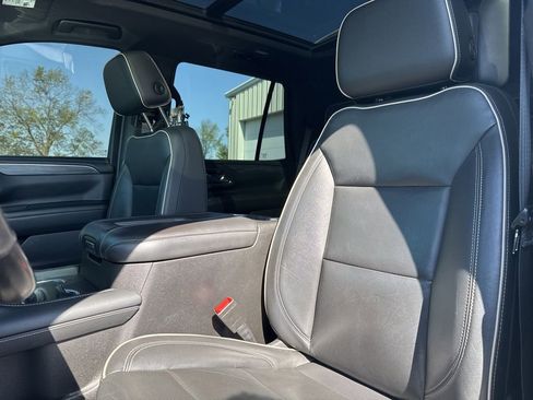 Used 2021 GMC Yukon SLT w/ SLT Luxury Plus Package AWD/4WD image 30
