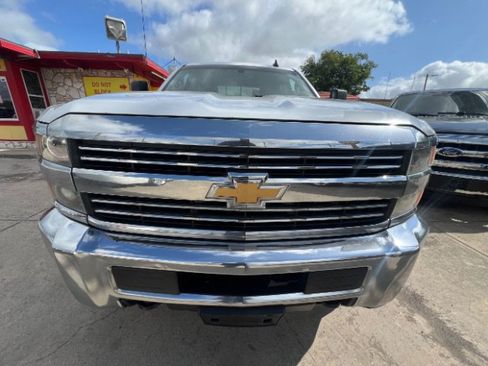 Used 2015 Chevrolet Silverado 2500 W/T w/ WT Convenience Package AWD/4WD image 2