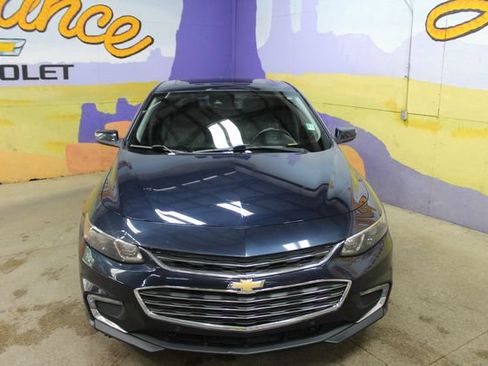 Used 2018 Chevrolet Malibu LT w/ True North Edition FWD image 3