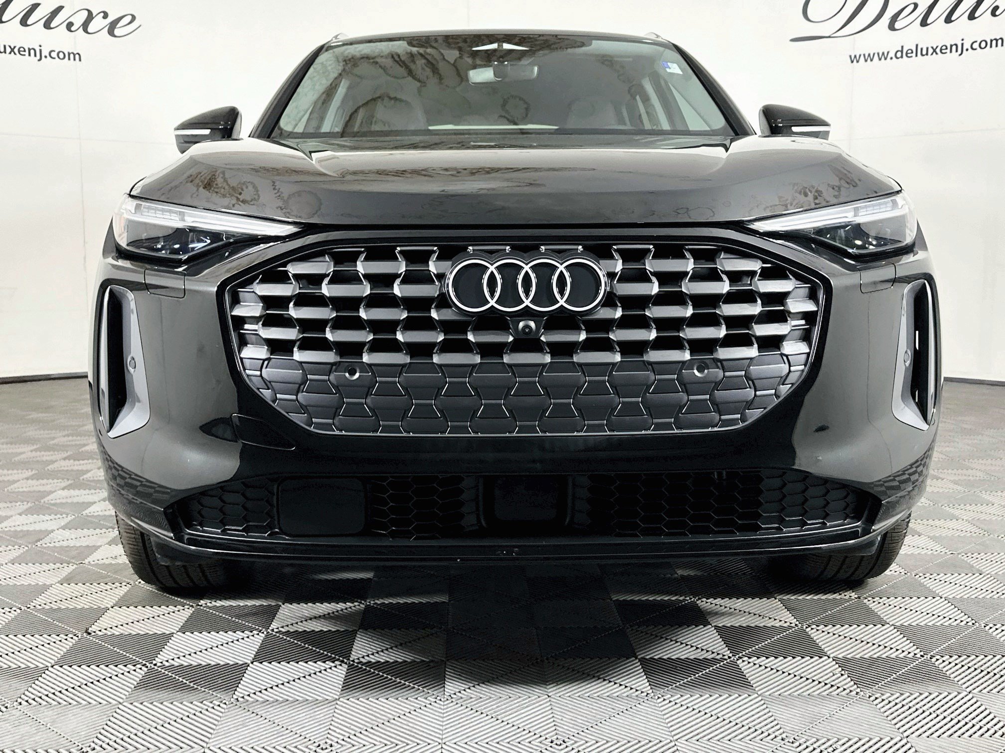 Used 2025 Audi Q5 Premium Plus AWD/4WD image 2