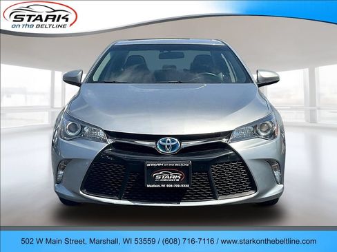 Used 2017 Toyota Camry SE w/ Moonroof Package FWD image 2