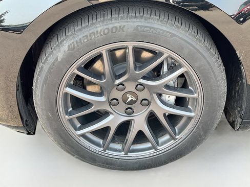 Used 2025 Tesla Model 3 Long Range AWD/4WD image 32