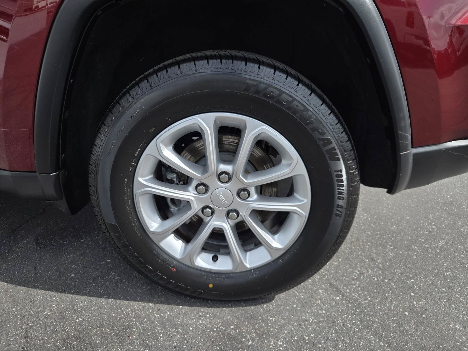 Used 2022 Jeep Grand Cherokee Laredo E RWD image 38