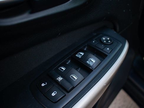 Used 2018 Jeep Cherokee Latitude Plus image 12