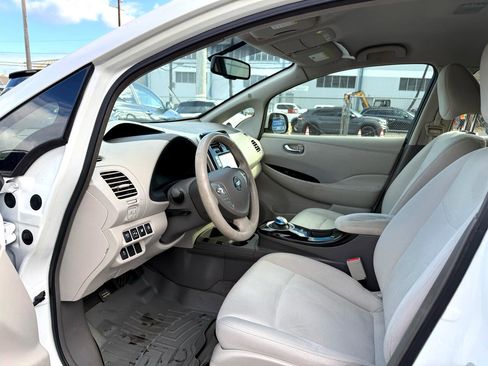 Used 2013 Nissan Leaf SV w/ LED & Quick Charge Pkg image 9