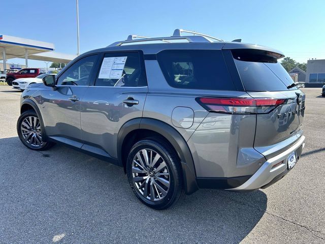 Used 2024 Nissan Pathfinder SL w/ SL Premium Package FWD image 33
