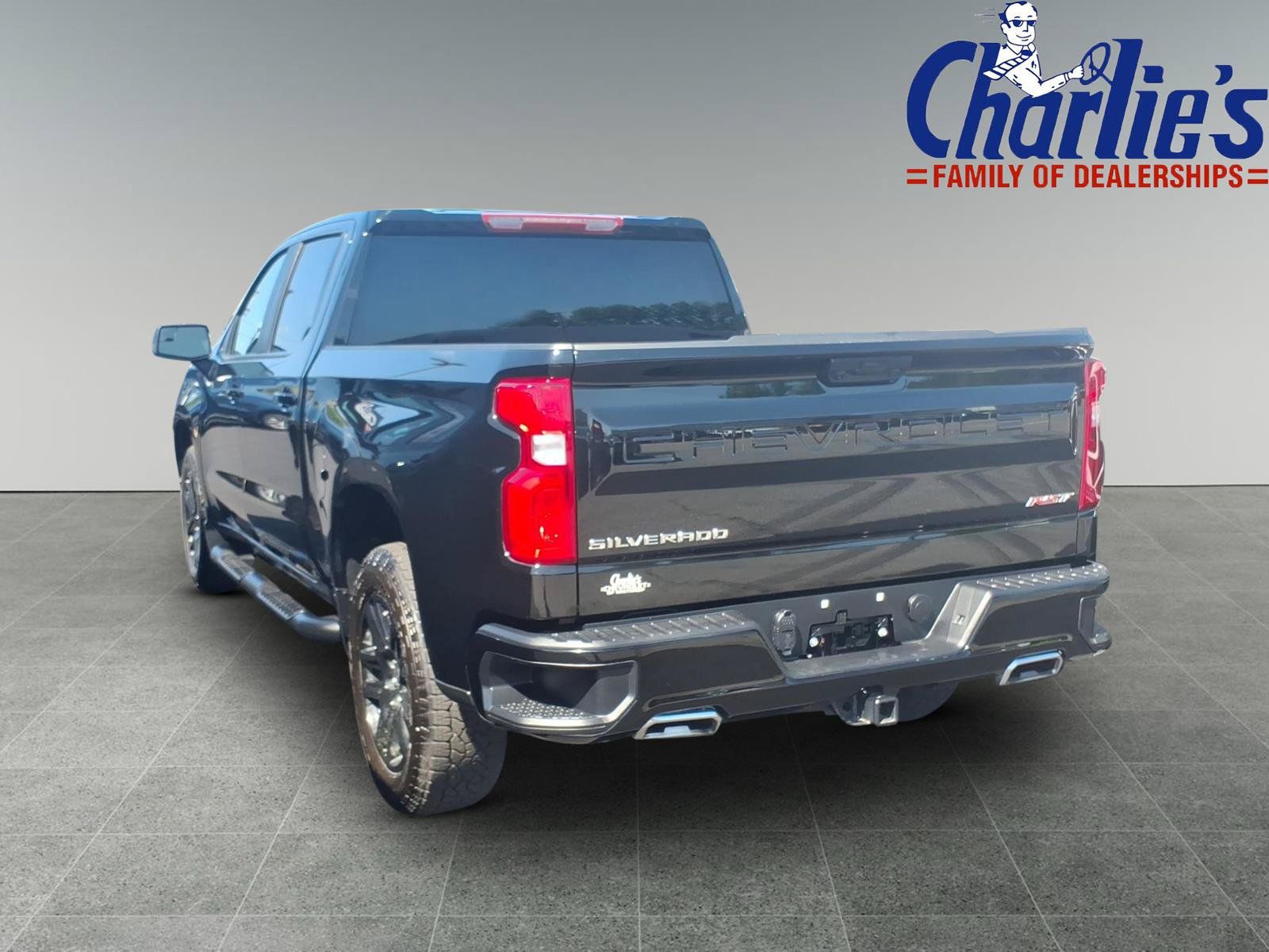 Used 2025 Chevrolet Silverado 1500 RST w/ Z71 Off-Road Package AWD/4WD image 5