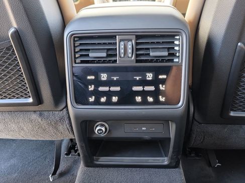 Used 2025 Porsche Cayenne S image 35