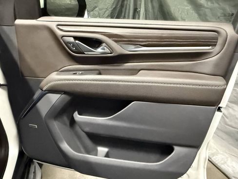 Used 2023 GMC Yukon Denali w/ LPO, Floor Liner Package AWD/4WD image 12