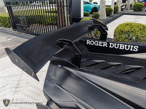 Used 2022 Lamborghini Huracan EVO image 35