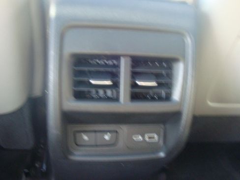 Used 2021 Cadillac XT4 Luxury w/ Cold Weather Package image 20