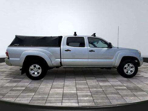 Used 2011 Toyota Tacoma 4x4 Double Cab w/ SR5 Pkg #2 image 8