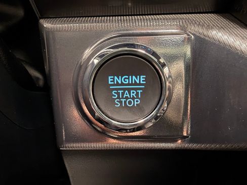 Used 2025 Ford F150 Lariat AWD/4WD image 36
