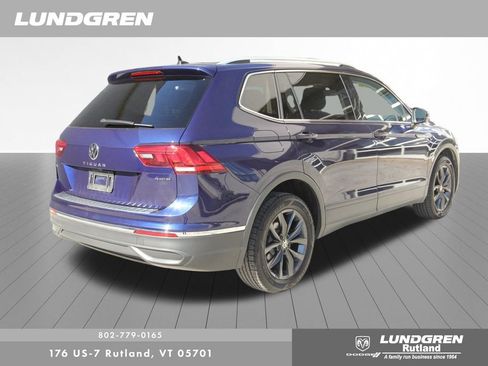 Used 2022 Volkswagen Tiguan SE image 3
