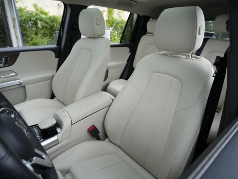 Used 2022 Mercedes-Benz GLB 250 4MATIC image 24