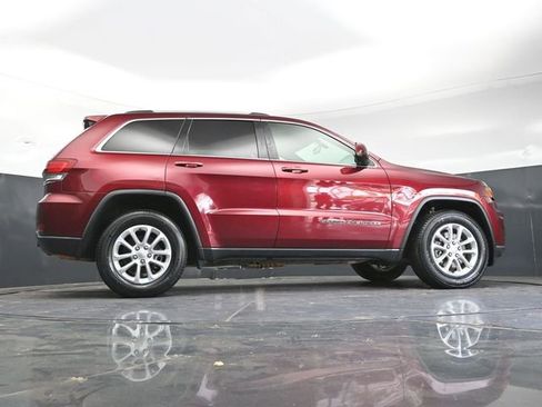 Used 2021 Jeep Grand Cherokee Laredo RWD image 38
