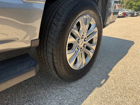 Used 2025 Ford F150 Lariat w/ Equipment Group 501A Mid AWD/4WD image 17