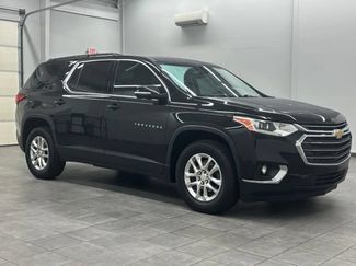 Used 2020 Chevrolet Traverse LT FWD video 1
