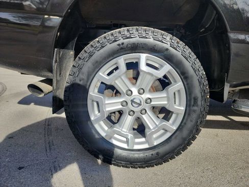 Used 2016 Nissan Titan SL image 12