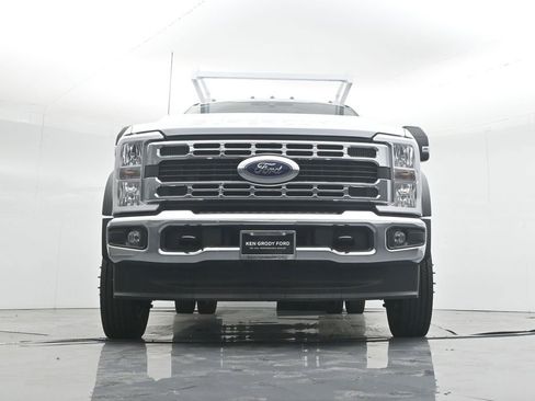 New 2025 Ford F450 XL w/ XL Chrome Package image 57