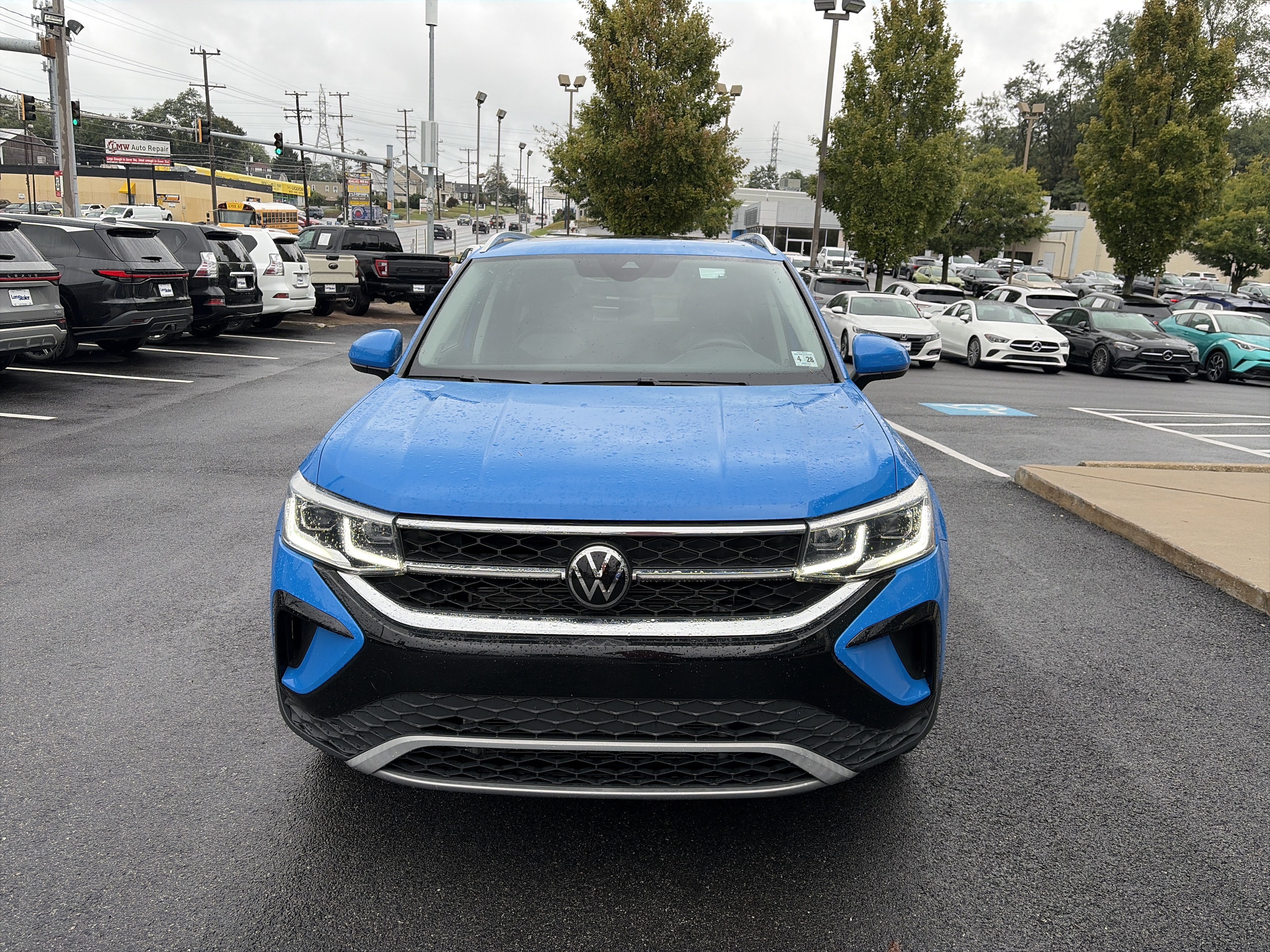 Used 2023 Volkswagen Taos SEL AWD/4WD image 8