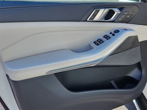 New 2026 BMW X5 xDrive40i image 8