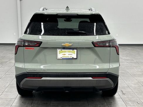 Used 2025 Chevrolet Equinox LT w/ Convenience Package II image 3