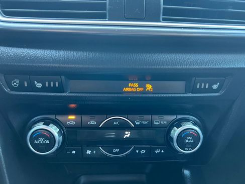 Used 2017 MAZDA MAZDA3 Grand Touring w/ Premium Equipment Package FWD image 20