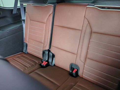 Used 2023 GMC Yukon XL Denali Ultimate image 13
