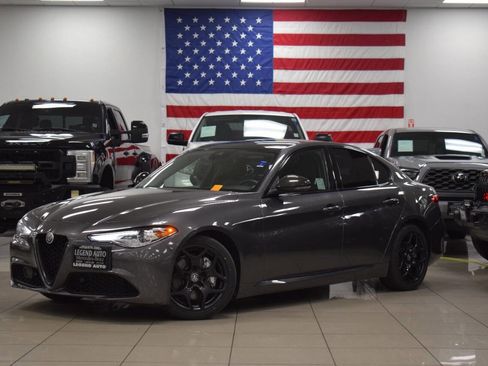 Used 2021 Alfa Romeo Giulia Sprint w/ Nero Edizione image 5