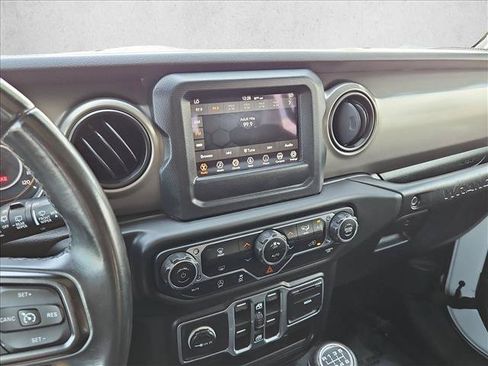 Used 2018 Jeep Wrangler Unlimited Sport S AWD/4WD image 15