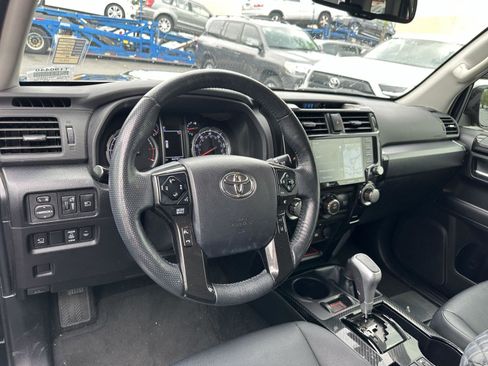 Used 2023 Toyota 4Runner TRD Off-Road Premium w/ Off Road Premium Plus Package AWD/4WD image 10