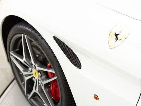 Certified 2016 Ferrari California T image 33