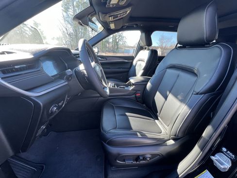 New 2026 Jeep Grand Cherokee Limited AWD/4WD image 18