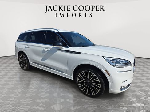 Used 2023 Lincoln Aviator Black Label w/ Dynamic Handling Package AWD/4WD image 3
