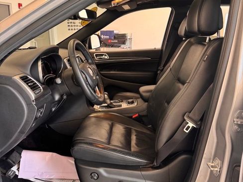 Used 2018 Jeep Grand Cherokee Limited w/ Luxury Group II AWD/4WD image 18