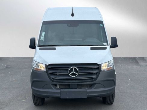Used 2024 Mercedes-Benz Sprinter 2500 image 8